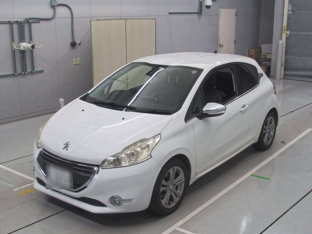 PEUGEOT 208 – 2014 – 3