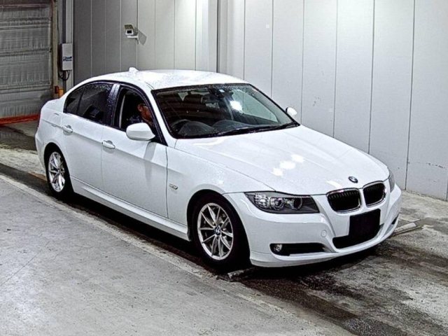 BMW 3 SERIES – 2010 – 4