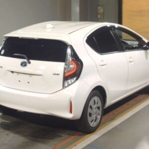 TOYOTA AQUA 2021