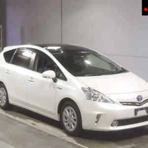TOYOTA PRIUS ALPHA (ZVW40) 2013