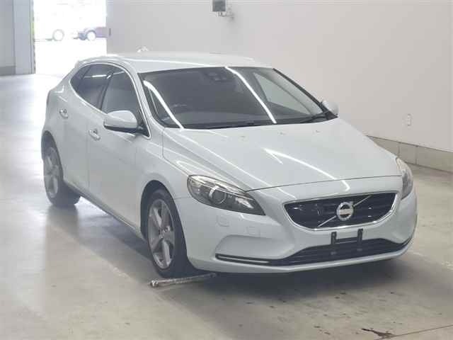 VOLVO V40 “MB4164T” 2013